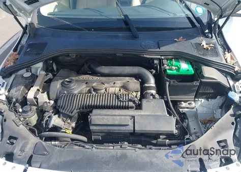 2013 Volvo S60 T5 z USA, uszkodzony, nr VIN YV1612FS4D2222637